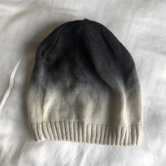 Ombré Black/Gray/White Beanie OS - Picture 1 of 2